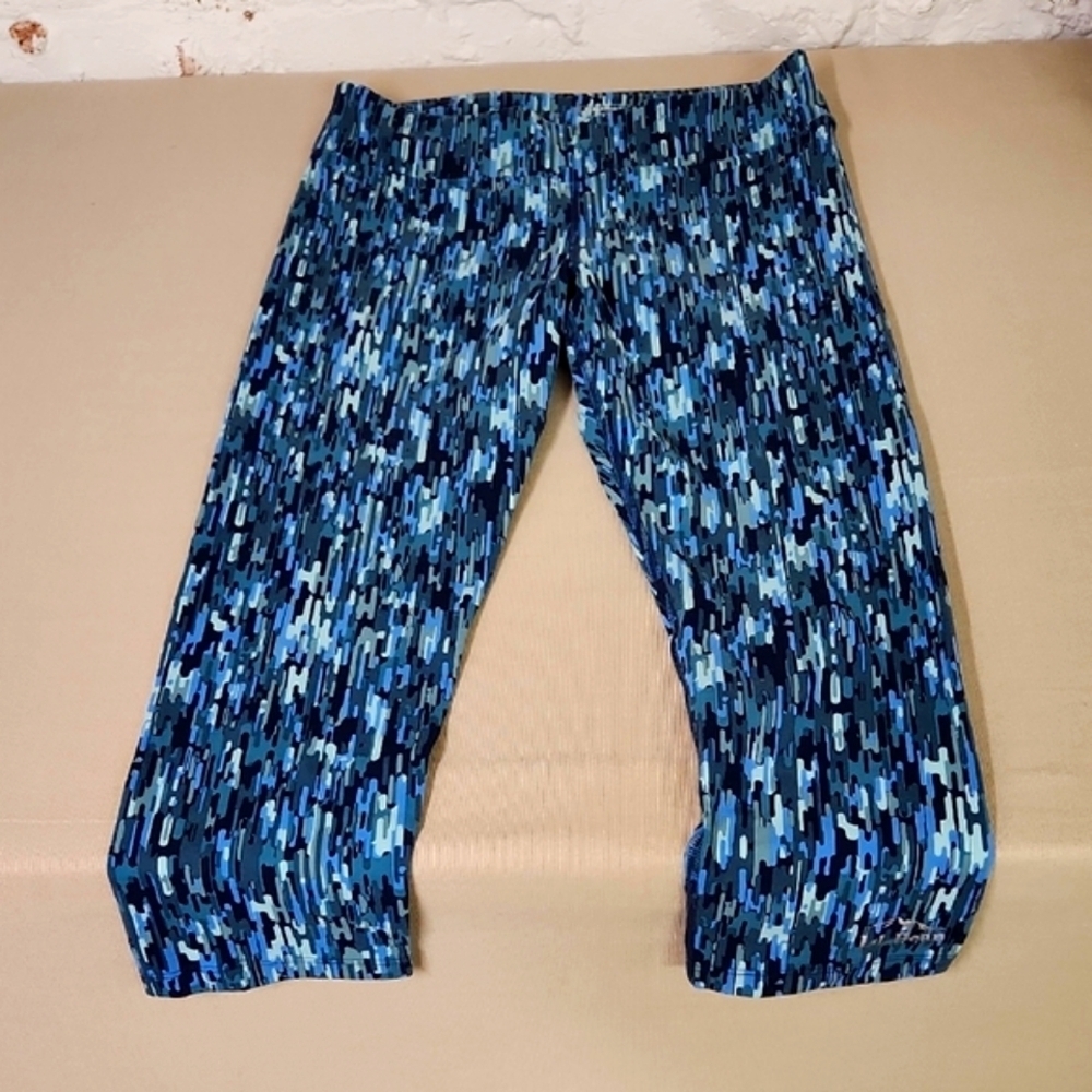 LL Bean Crop Blue Pattern Leggings Size Small.